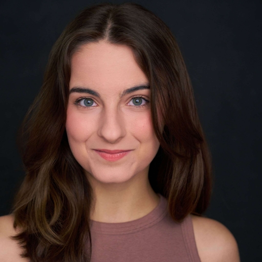 Erin Chaves head shot