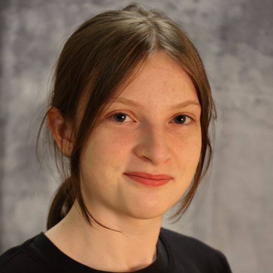 Caitlin Pinto head shot