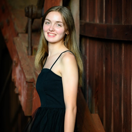 Evelyn Hill head shot