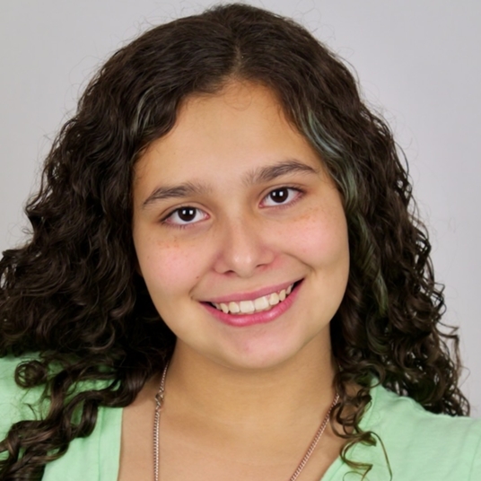 Arabella McGinn-Cruz head shot