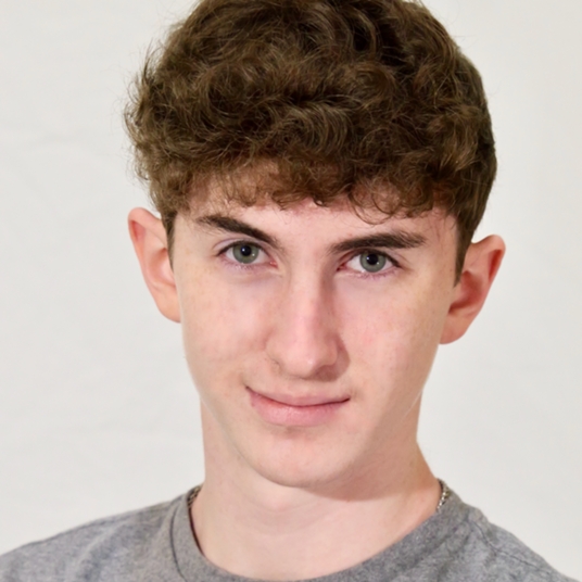 Elisha Gordan-Cahan head shot
