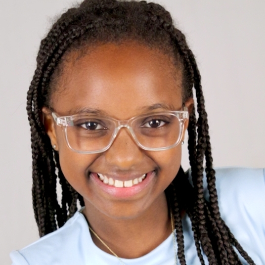 Sadie Dinnal head shot