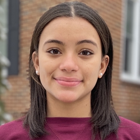 Dariana Almonte '22 head shot