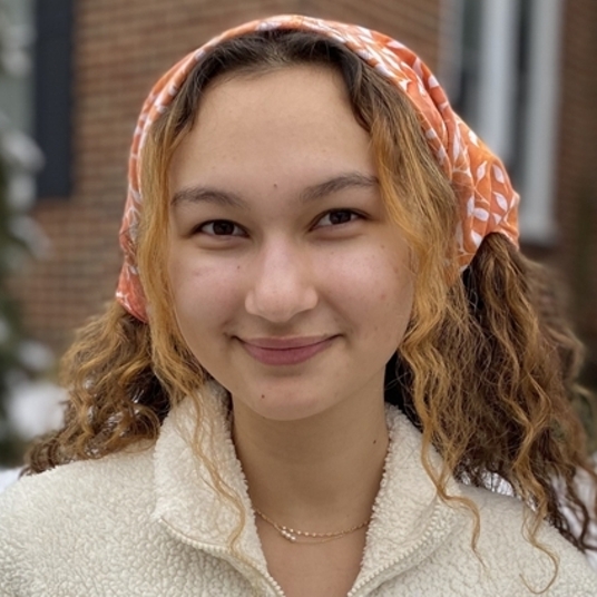 Zoe Steinberg '22 head shot