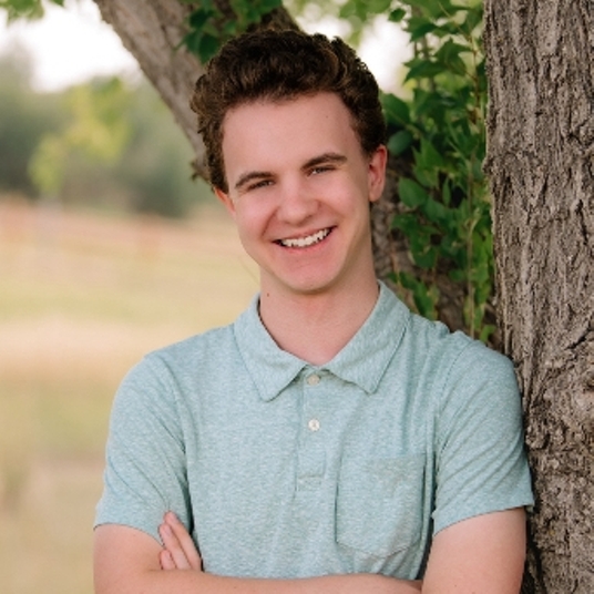 Carter Warnke head shot