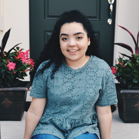 Elle Hardesty head shot