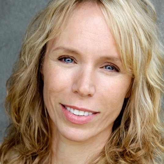 Caroline Shaffer head shot