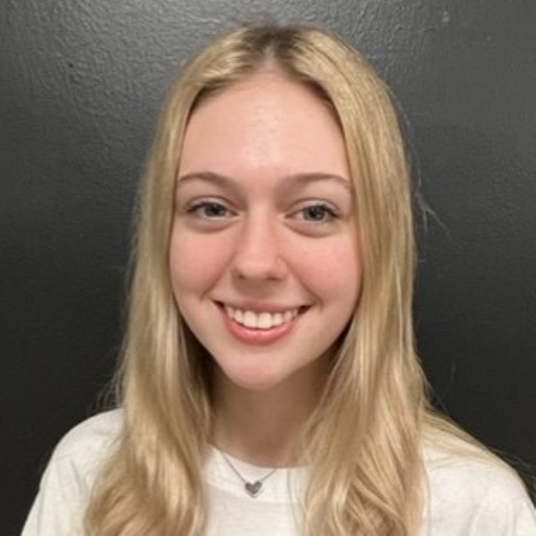 Grace Usrey head shot