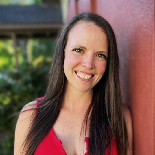 Elizabeth Creamer head shot