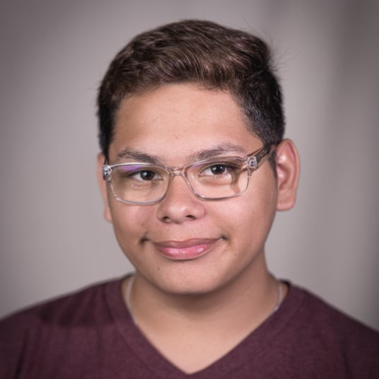 Roman Alonso head shot