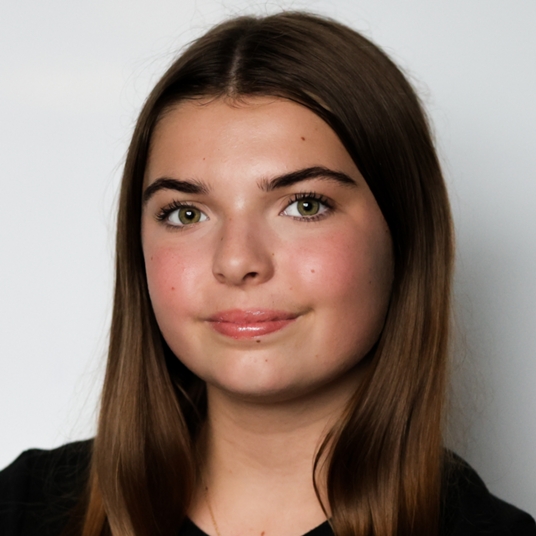Jillian Schmid head shot