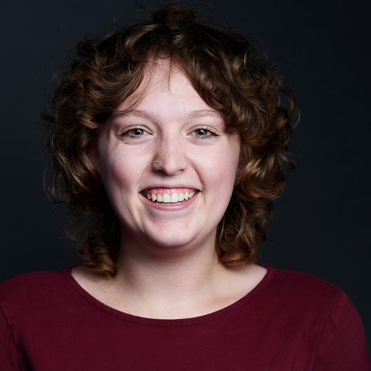 Rosalind Loren Krabill (they/them) head shot