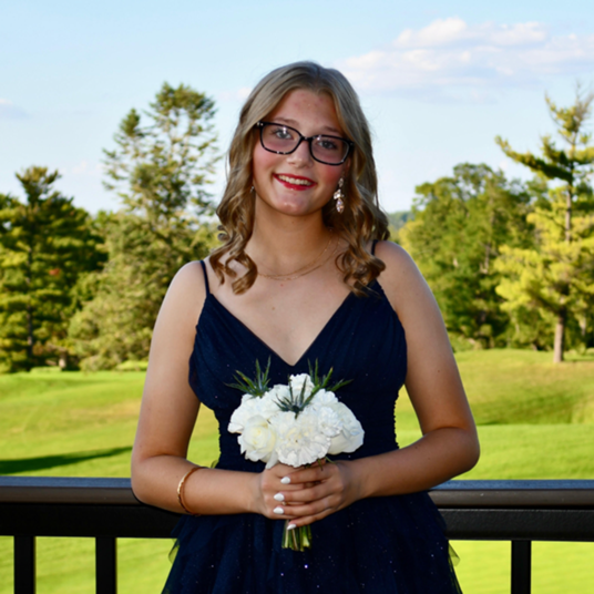 Gabbie Meade head shot