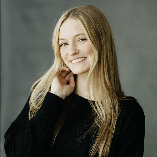 Elliana Farrow head shot