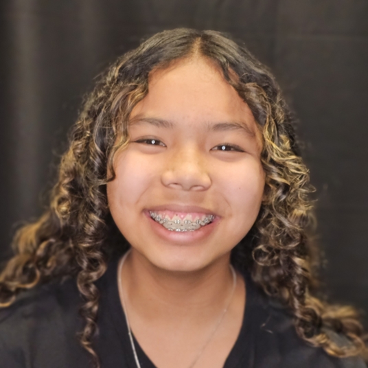 Ariana Aquiningoc head shot