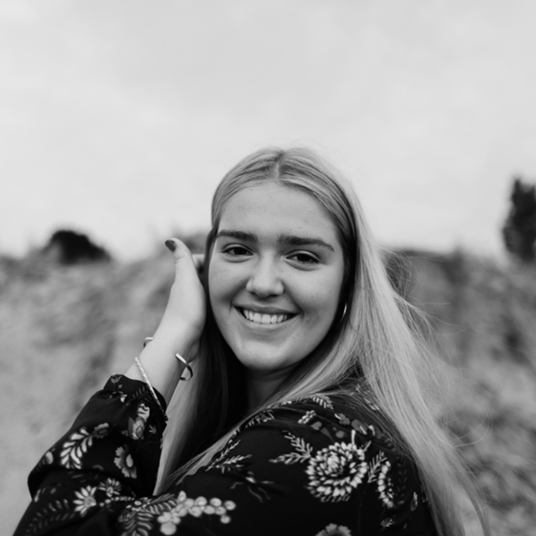 Victoria Loikits head shot