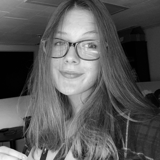 Chloe McNicholas head shot