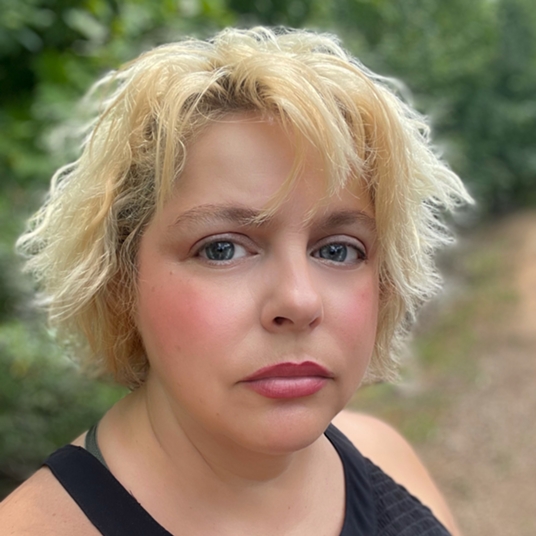 Angela Mills head shot