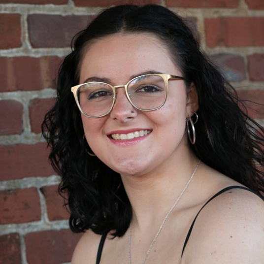 Olivia Lindsay head shot