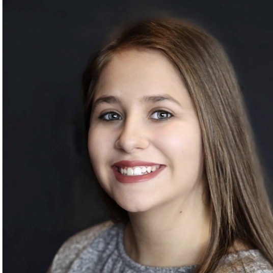 Catherine Tarlov('21) head shot