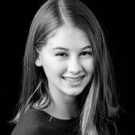 Bella Mastagni '23 head shot