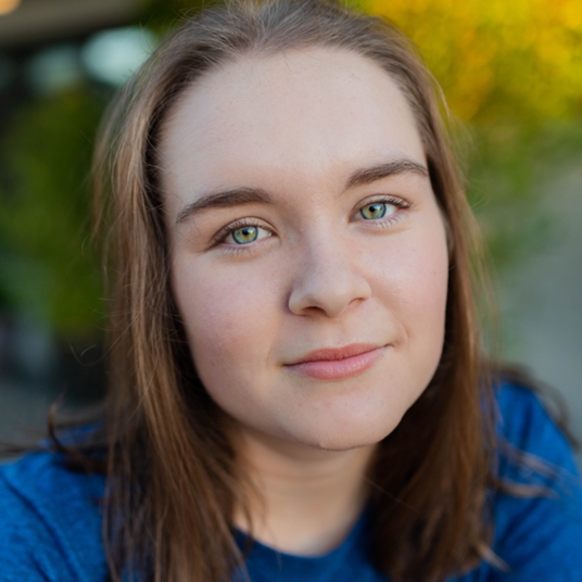 Emma Halloran '21 head shot