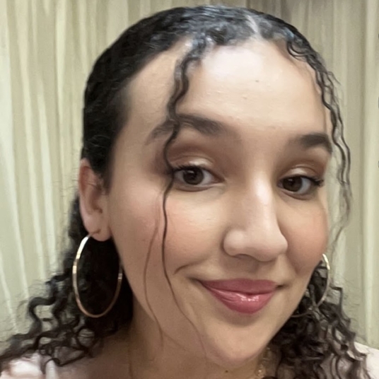 Viviana Alarcon head shot