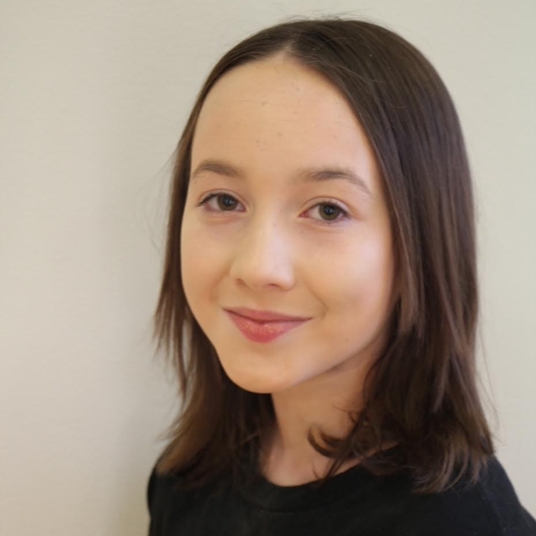 STELLA CAVALLO (Bet) head shot