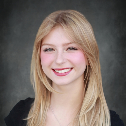 Cadence Grosch* head shot