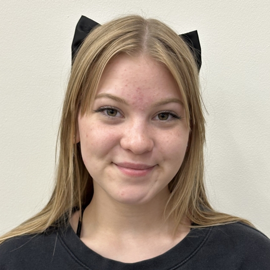 Ellie Barry head shot