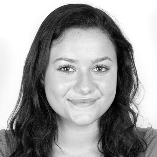 Sabrina Louro '20 head shot