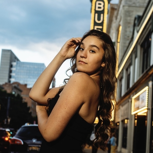 Julia Elmedawar head shot