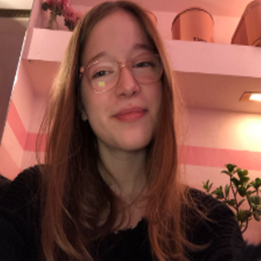 Leah Breslin head shot