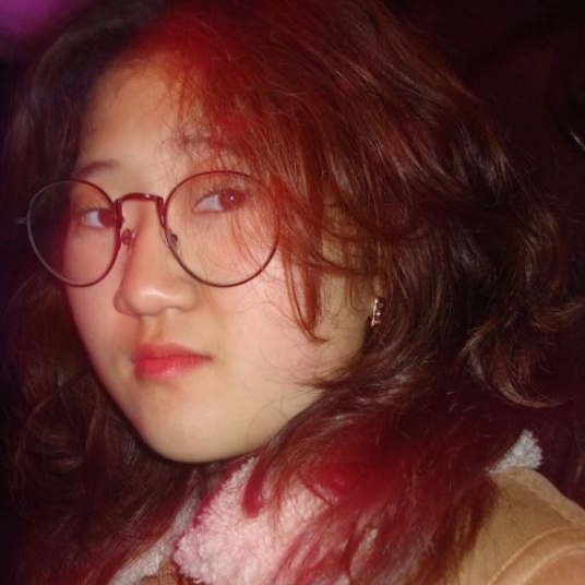 Hannah Lee head shot