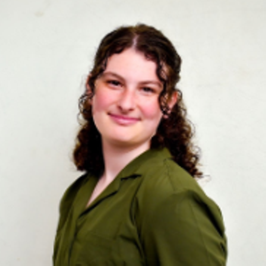 Dani Kaplan head shot