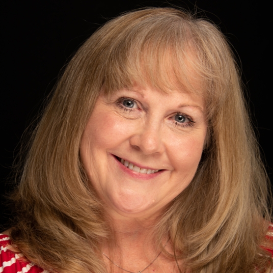 Kim Walker head shot