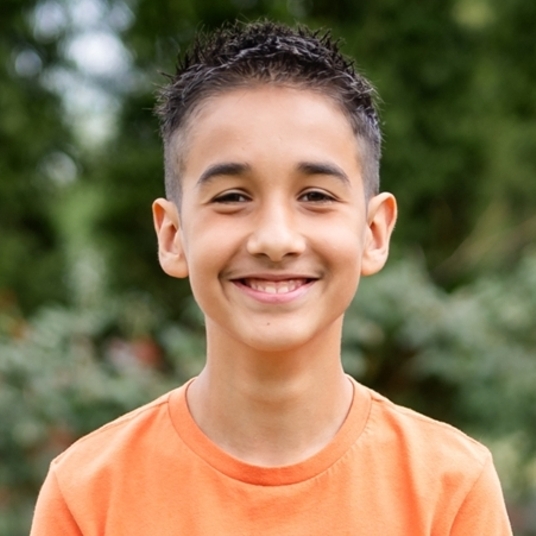 Yair Reyes Sauls head shot