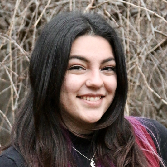 Lucy Medeiros head shot