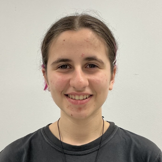 Luna Slusser-Tucci head shot