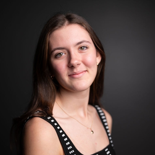 Annabel Brown ('29) head shot