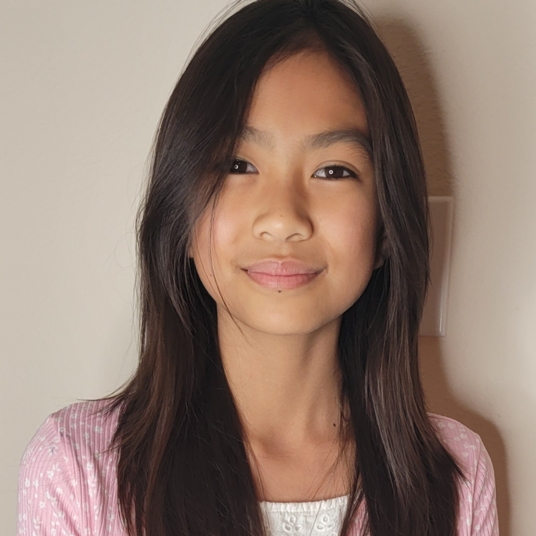 Zoe Le head shot
