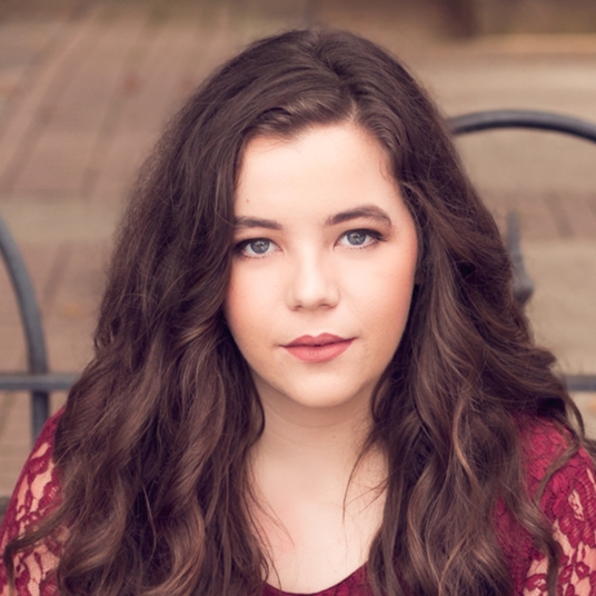 Lauren Case head shot