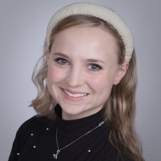 Amanda Burke head shot