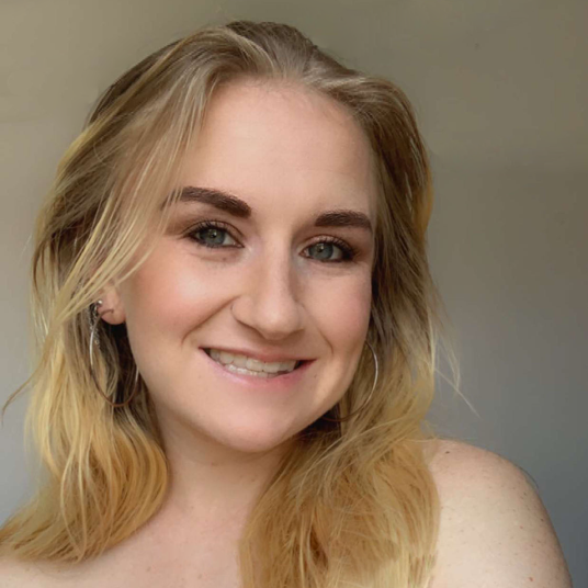 Daria Yoder head shot