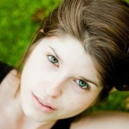 Hillary Bell head shot