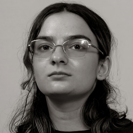 Victoria Arratia head shot