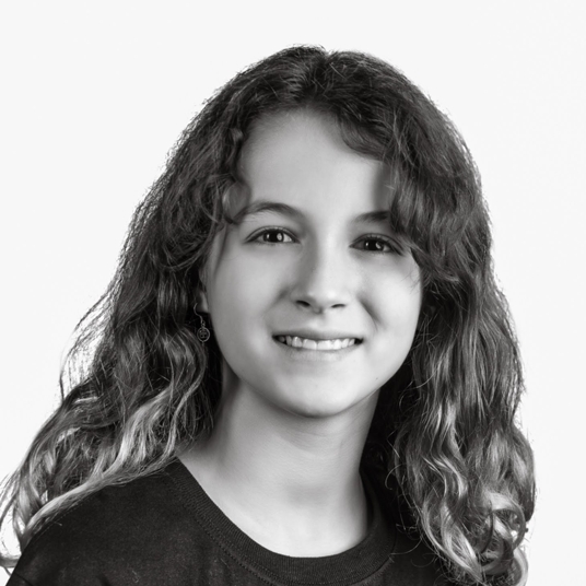 Ellie Akins head shot