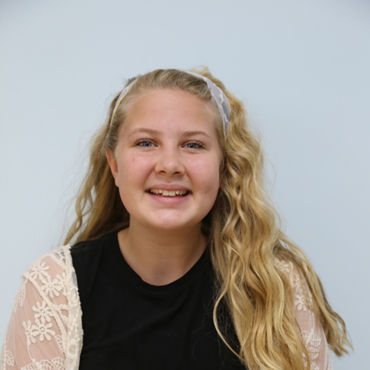 Julia Darge head shot