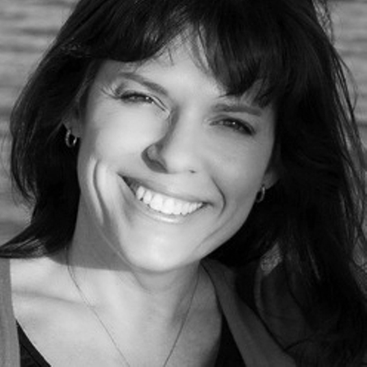 Jennifer Lee head shot