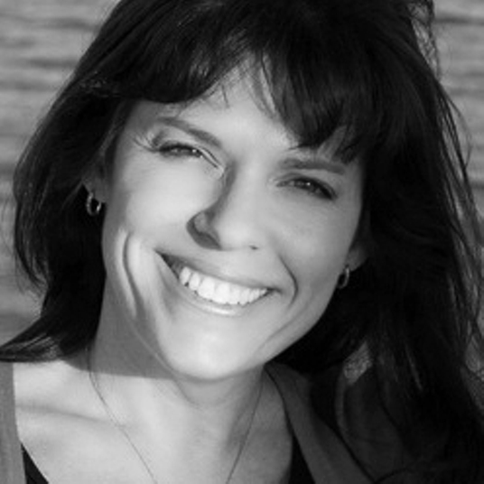 Jennifer Lee head shot